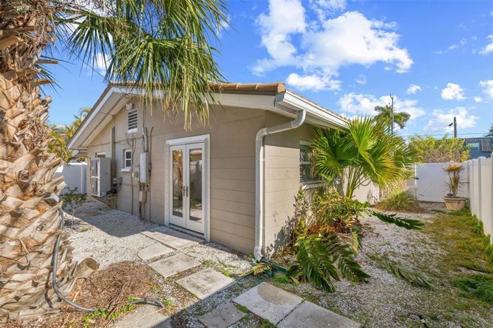 Image No.28-3 Bed Property for sale