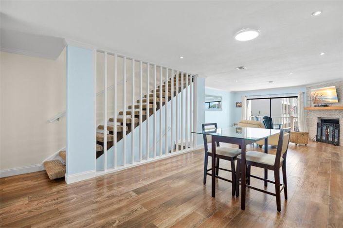 Image No.12-2 Bed Property for sale