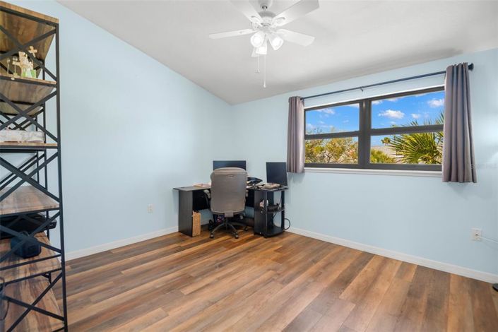 Image No.27-2 Bed Property for sale