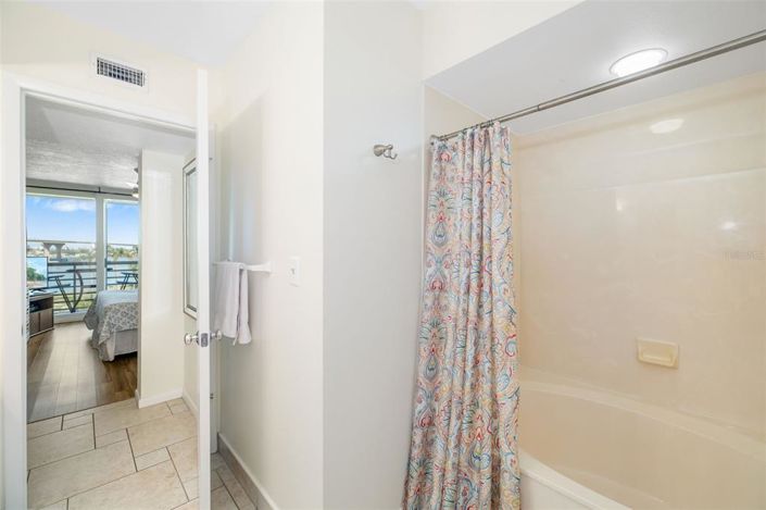 Image No.25-2 Bed Property for sale