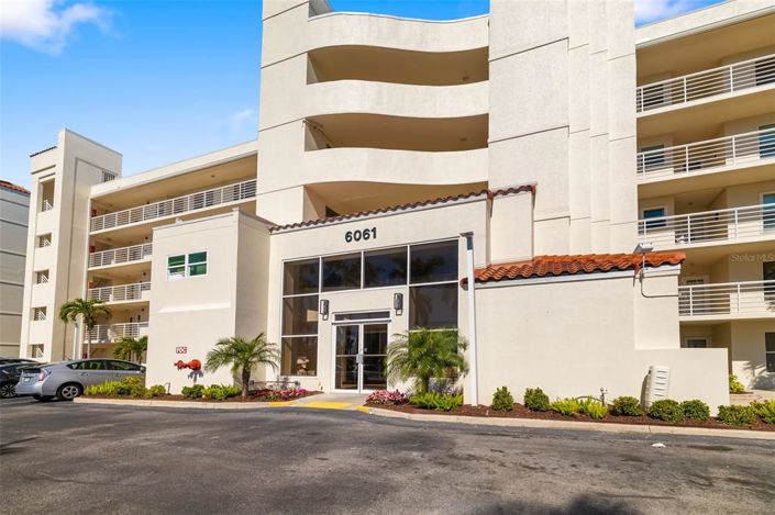 Image No.36-2 Bed Property for sale