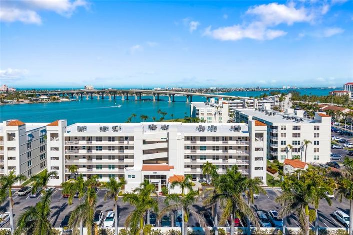 Image No.37-2 Bed Property for sale