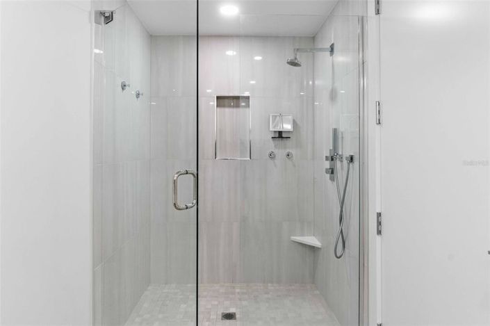 Image No.48-3 Bed Property for sale