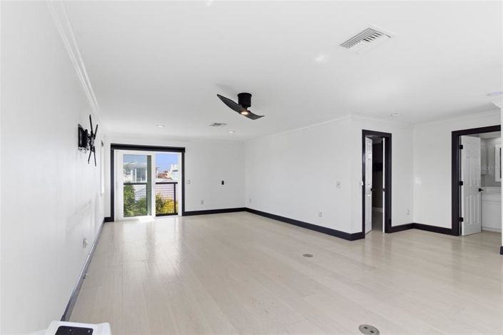 Image No.30-4 Bed Property for sale