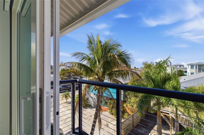 Image No.32-4 Bed Property for sale