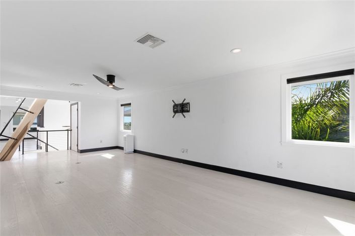 Image No.33-4 Bed Property for sale