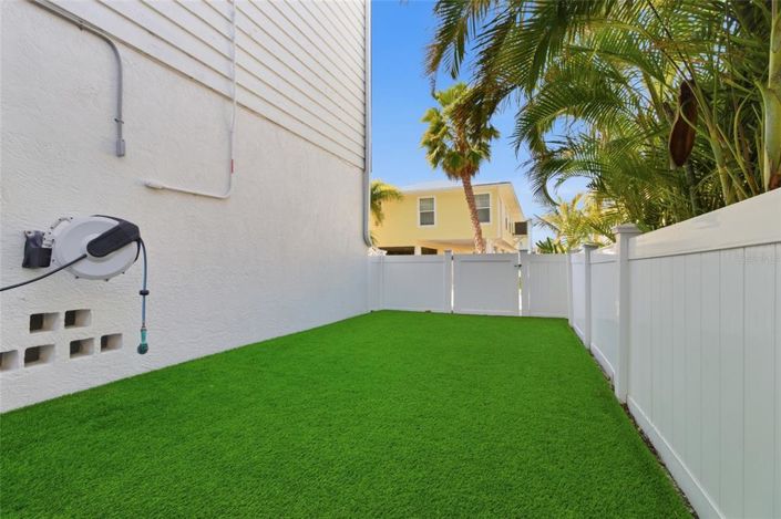 Image No.58-4 Bed Property for sale