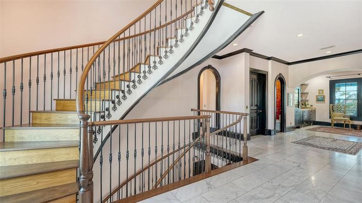 Image No.11-4 Bed Property for sale