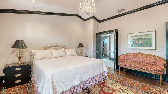 Image No.15-4 Bed Property for sale