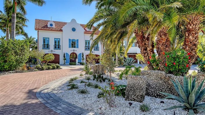 Image No.38-4 Bed Property for sale