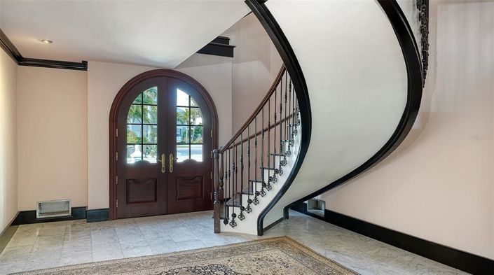 Image No.40-4 Bed Property for sale