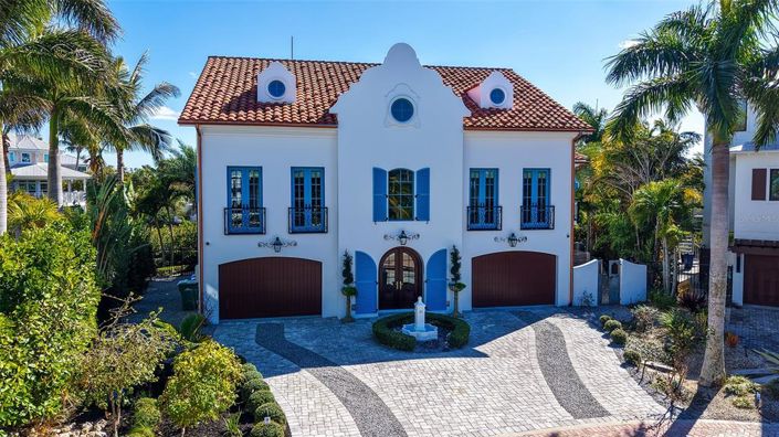 Image No.46-4 Bed Property for sale