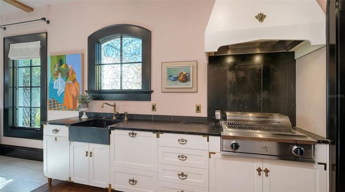 Image No.49-4 Bed Property for sale