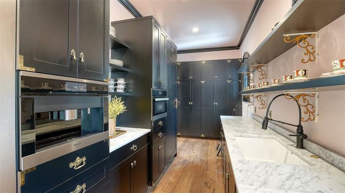 Image No.9-4 Bed Property for sale