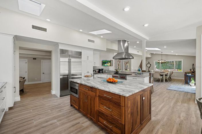 Image No.19-3 Bed Property for sale