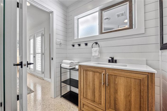 Image No.28-4 Bed Property for sale