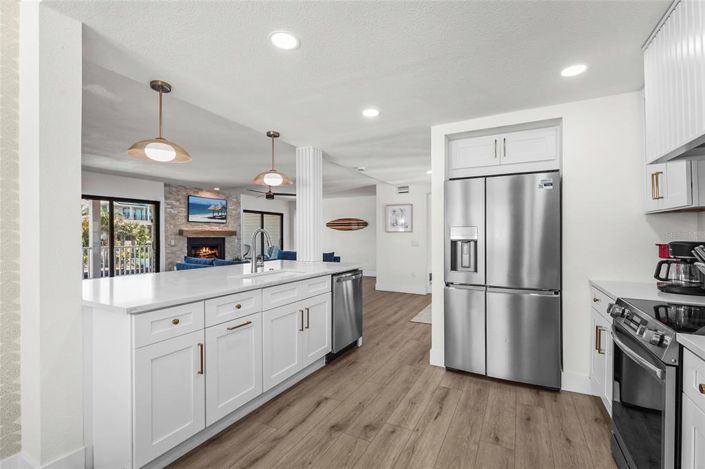 Image No.28-4 Bed Property for sale