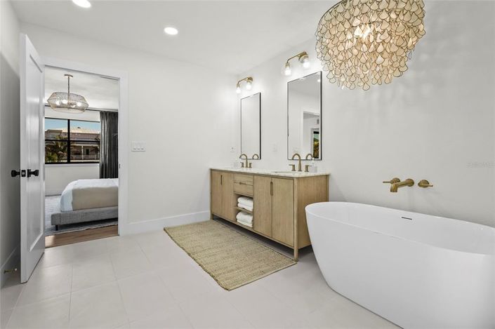 Image No.33-4 Bed Property for sale