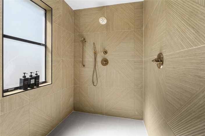 Image No.34-4 Bed Property for sale