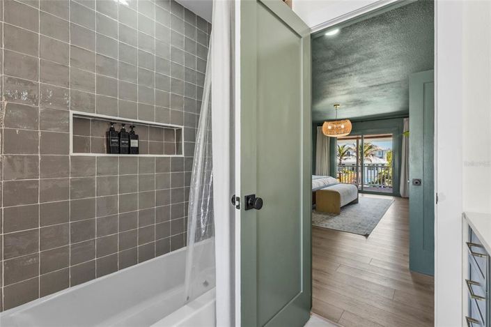 Image No.48-4 Bed Property for sale