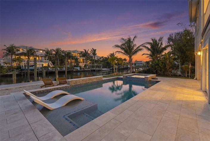 Image No.5-4 Bed Property for sale