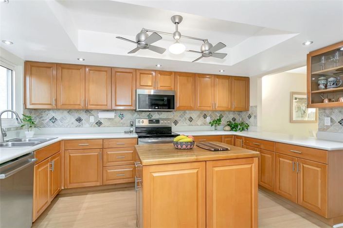 Image No.19-3 Bed Property for sale