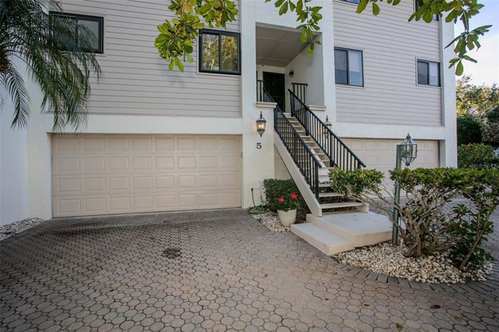 Image No.2-3 Bed Property for sale