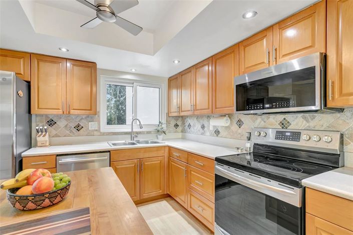 Image No.20-3 Bed Property for sale