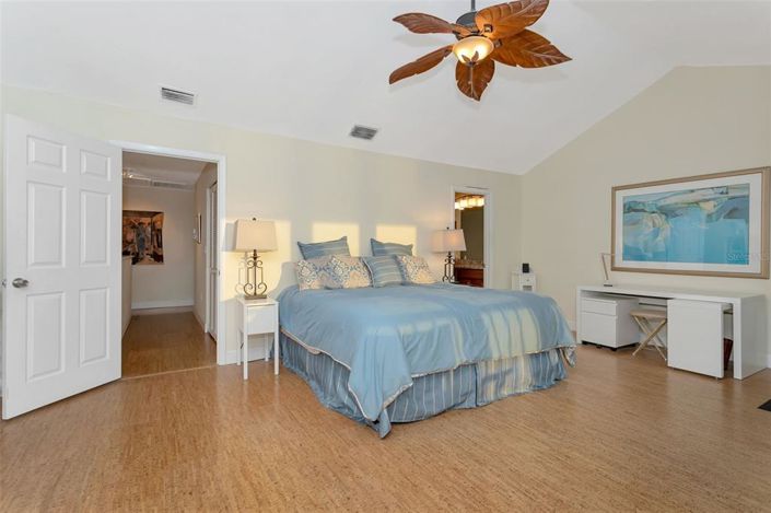 Image No.37-3 Bed Property for sale