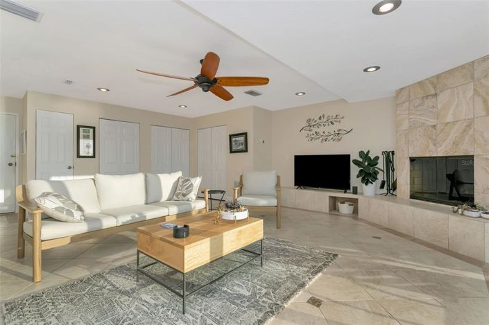 Image No.48-3 Bed Property for sale