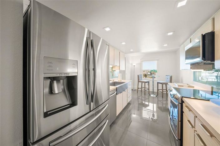 Image No.20-2 Bed Property for sale