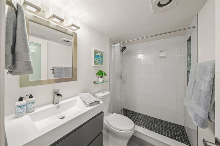 Image No.37-2 Bed Property for sale