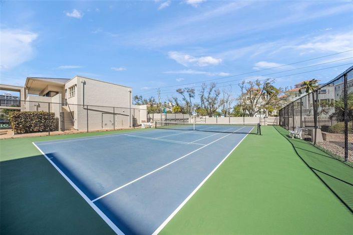 Image No.53-2 Bed Property for sale