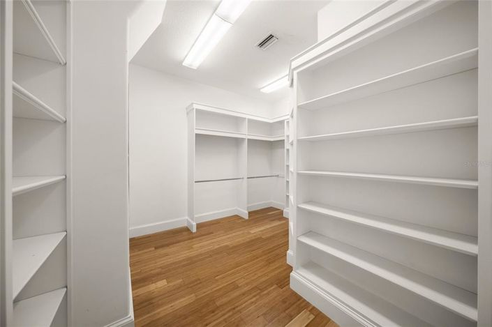 Image No.33-4 Bed Property for sale