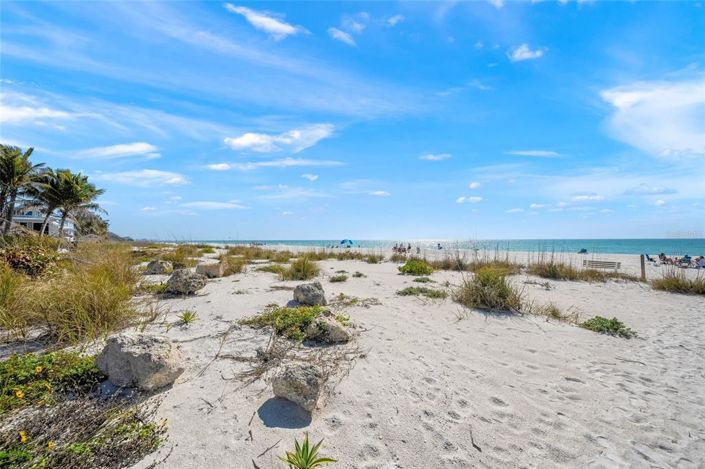 Image No.57-4 Bed Property for sale