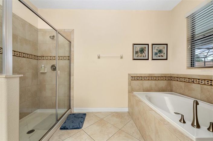 Image No.23-7 Bed Property for sale