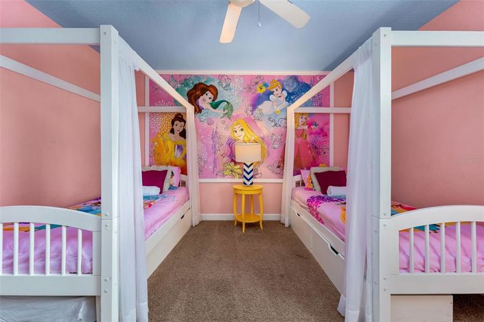 Image No.28-7 Bed Property for sale