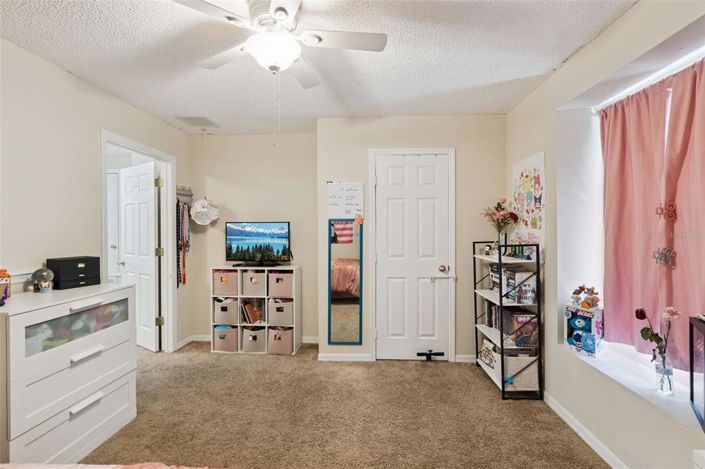 Image No.14-6 Bed Property for sale