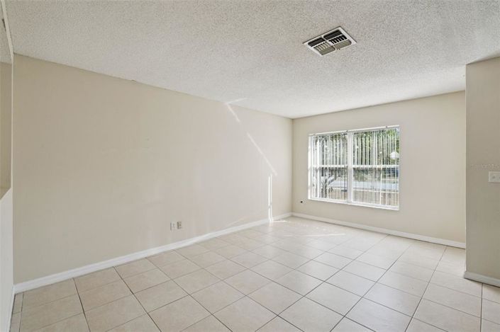 Image No.15-6 Bed Property for sale