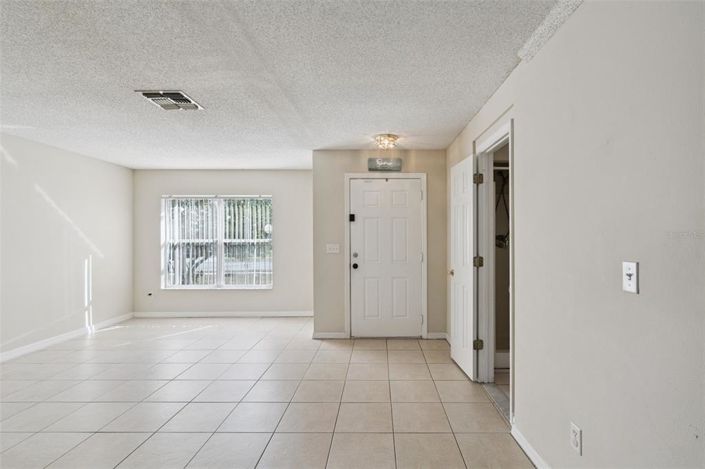 Image No.22-6 Bed Property for sale