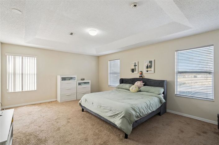 Image No.27-6 Bed Property for sale