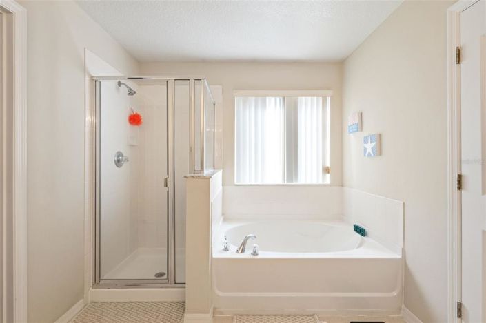 Image No.39-6 Bed Property for sale