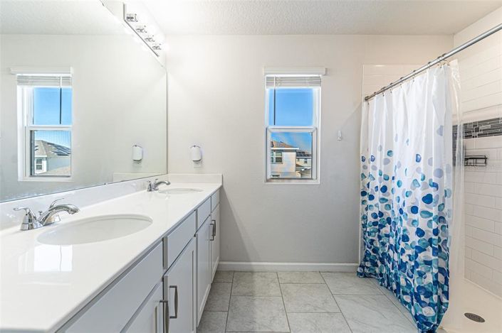 Image No.15-5 Bed Property for sale