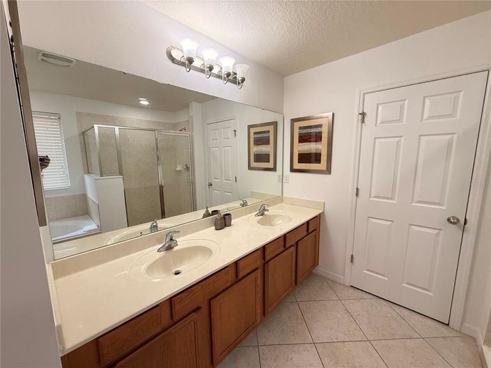 Image No.32-4 Bed Property for sale