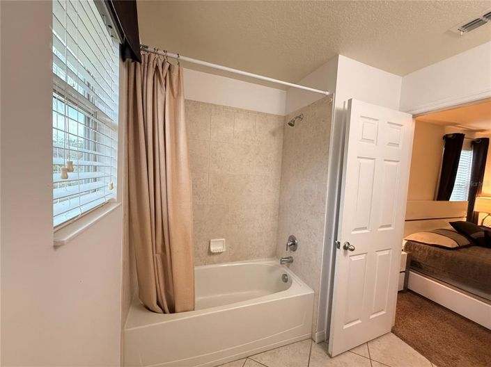 Image No.60-4 Bed Property for sale