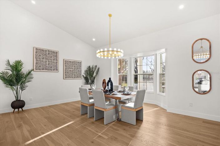 Image No.11-4 Bed Property for sale