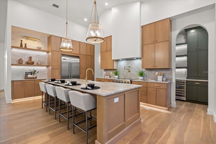 Image No.15-4 Bed Property for sale