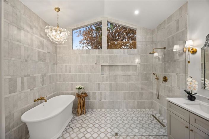 Image No.33-4 Bed Property for sale