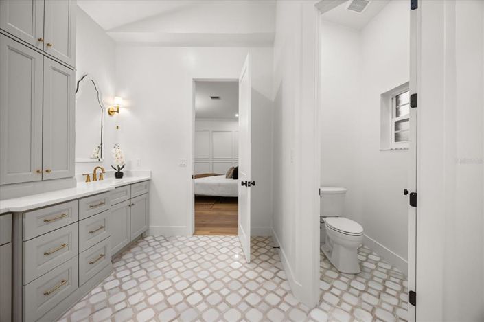 Image No.37-4 Bed Property for sale