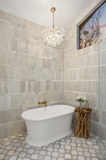 Image No.39-4 Bed Property for sale